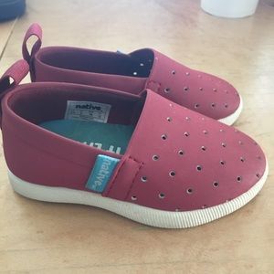 Toddler boys slip on shoes
